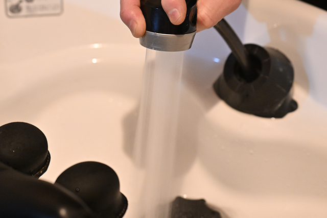 負担を抑えたリラックスシャンプー台